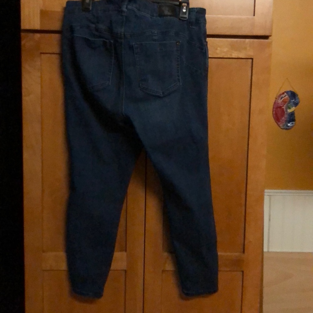 Jeans - Picture 3 of 4